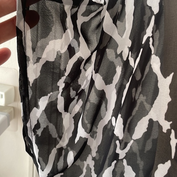 BAR III BLACK WHITE SHEER KIMONO TOP. NWOT. SIZE SMALL. MED - Picture 4 of 8